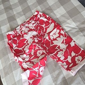 Chicos, size 0, New no tags, Capri style, Red and white tropical print pants